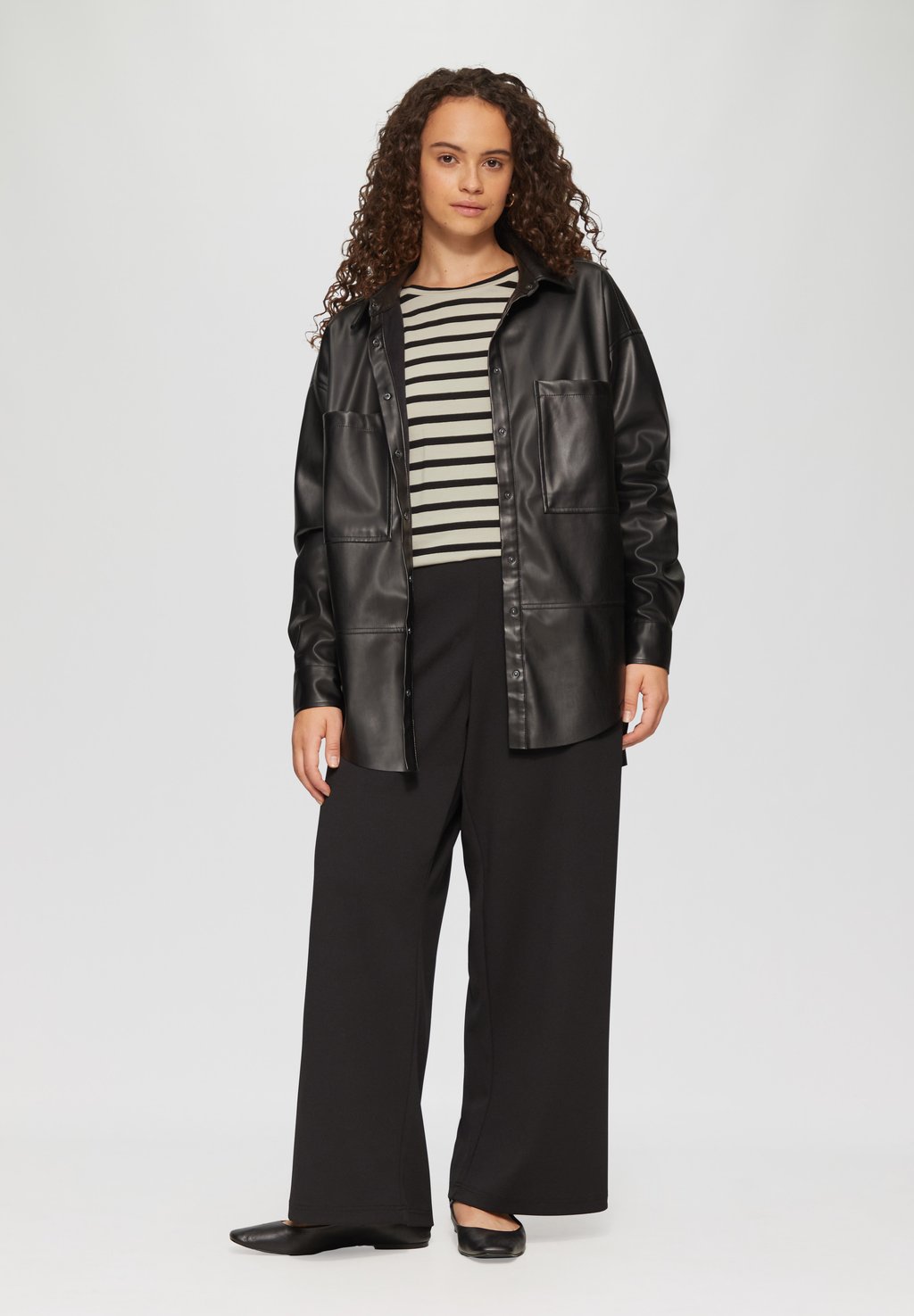 Топ с длинными рукавами QS, черный
Топ с длинными рукавами QS, черный