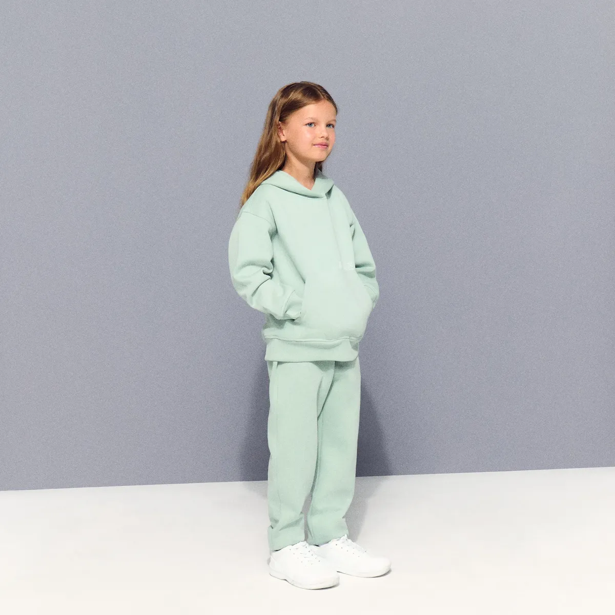 Теплые длинные спортивные брюки для девочки Boomerang, светло-зеленый
Теплые длинные спортивные брюки для девочки Boomerang, светло-зеленый