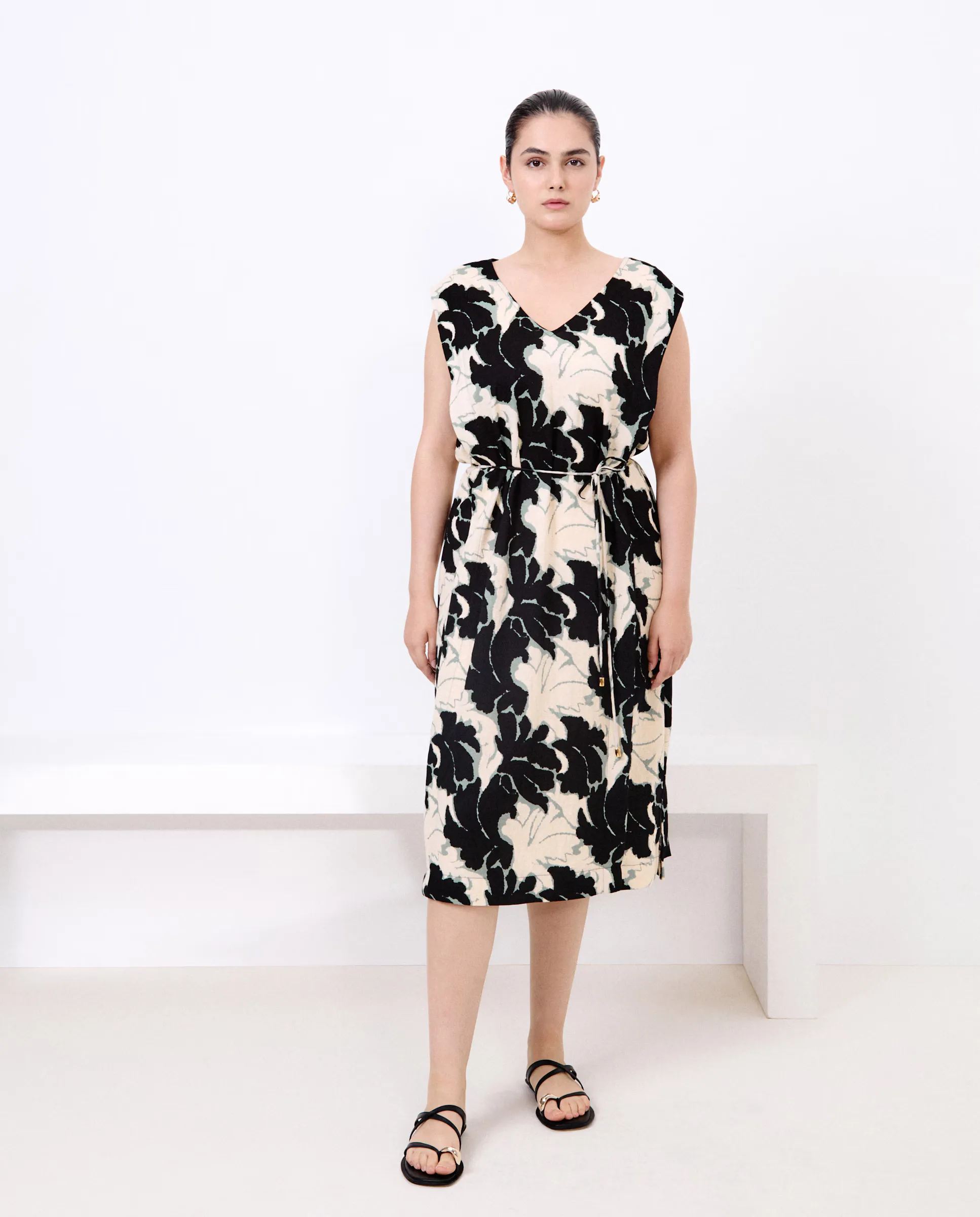 Женское короткое платье из трикотажа с коротким рукавом Couchel, черный
Женское короткое платье из трикотажа с коротким рукавом Couchel, черный