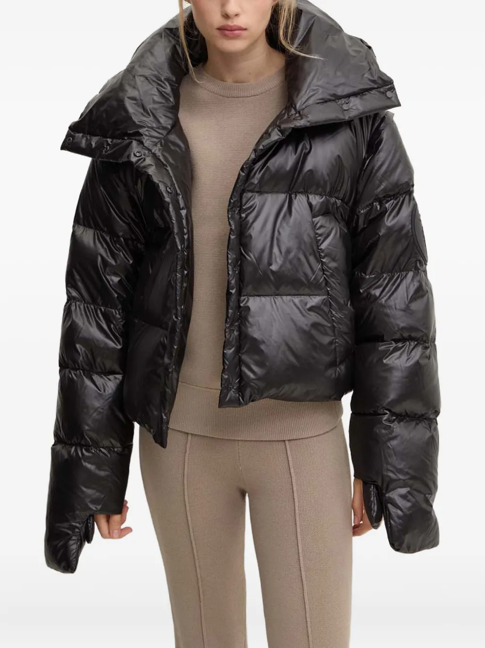 Стёганая куртка с капюшоном Rafo Mmc Studio, черный
Стёганая куртка с капюшоном Rafo Mmc Studio, черный