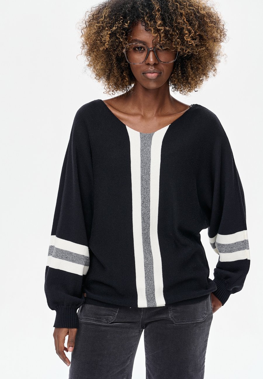 Джемпер blue shadow RASEL, Black
Джемпер blue shadow RASEL, Black