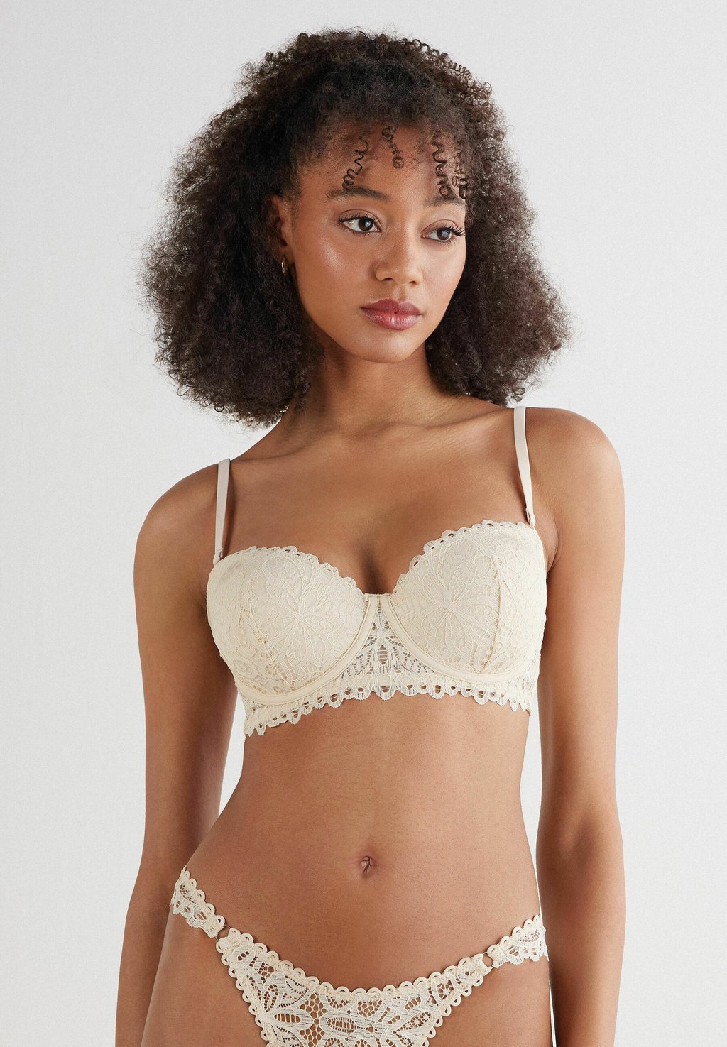 Бюстгальтер на косточках SOFIA ITALIAN RIVIERA Intimissimi, кремовый
Бюстгальтер на косточках SOFIA ITALIAN RIVIERA Intimissimi, кремовый