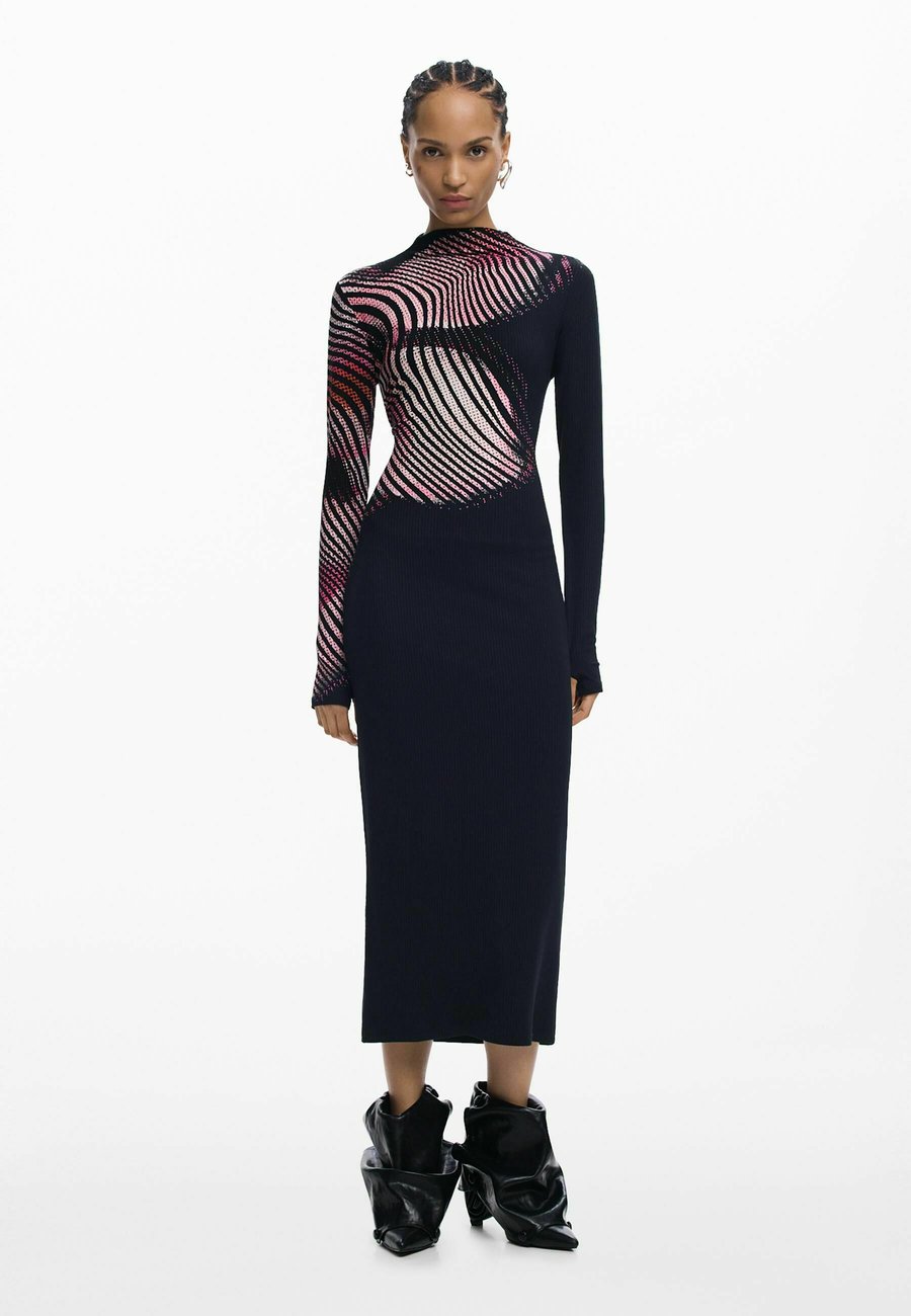 Платье Desigual LONG DRESS WITH WAVES , Grey
Платье Desigual LONG DRESS WITH WAVES , Grey