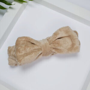 Yeye, Гладкая косметическая резинка для волос, Бежевый
Yeye, Гладкая косметическая резинка для волос, Бежевый