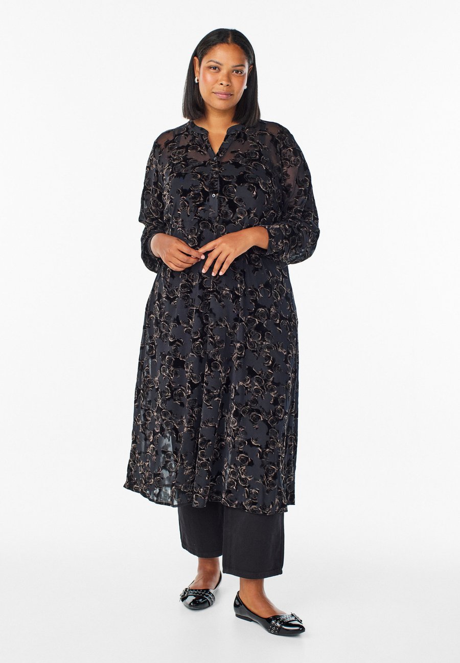 Платье Zizzi MIDI MIT ROSEN, Black Flower/Black
Платье Zizzi MIDI MIT ROSEN, Black Flower/Black