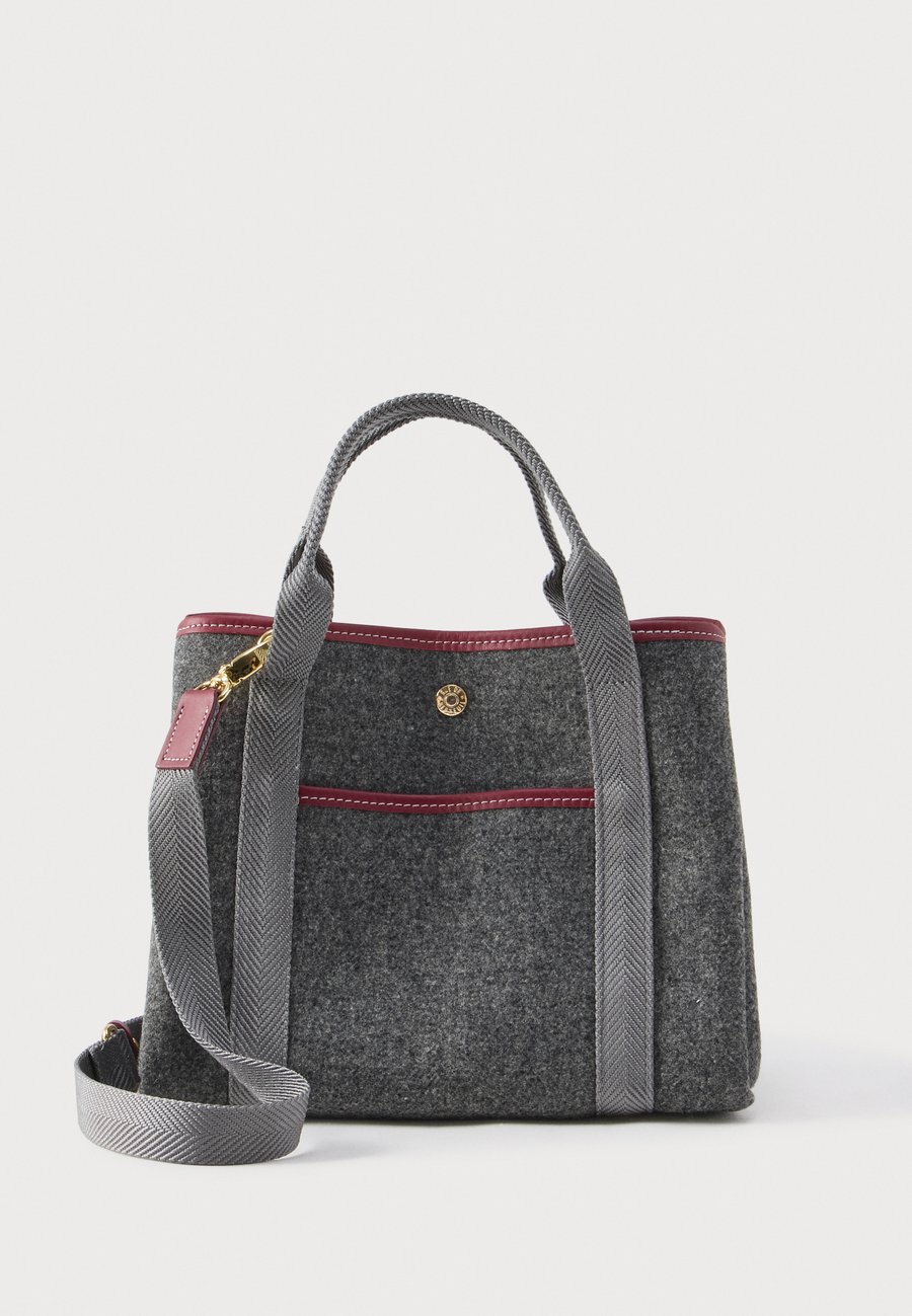 Сумка Rue de Verneuil TRAVERSÉE S, Grey
Сумка Rue de Verneuil TRAVERSÉE S, Grey