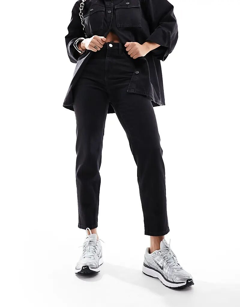 Свободные джинсы mom черного цвета Mango
Свободные джинсы mom черного цвета Mango