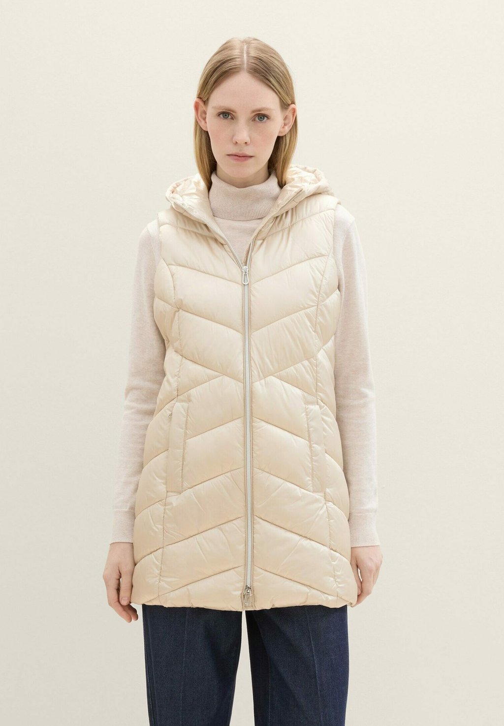 Жилет STEPP MIT KAPUZE TOM TAILOR, бежевый
Жилет STEPP MIT KAPUZE TOM TAILOR, бежевый