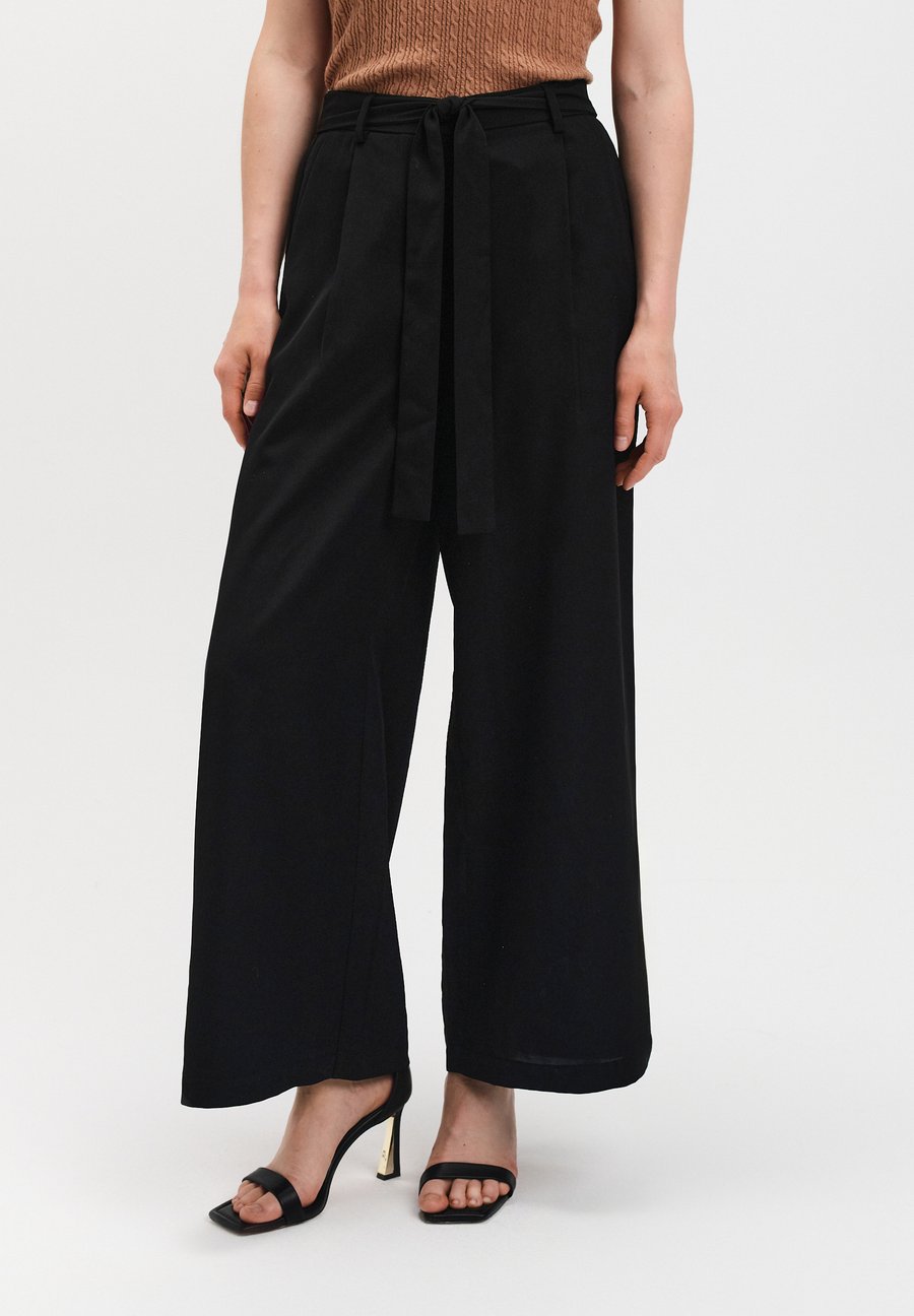 Брюки Top Secret SPODNIE, Black
Брюки Top Secret SPODNIE, Black