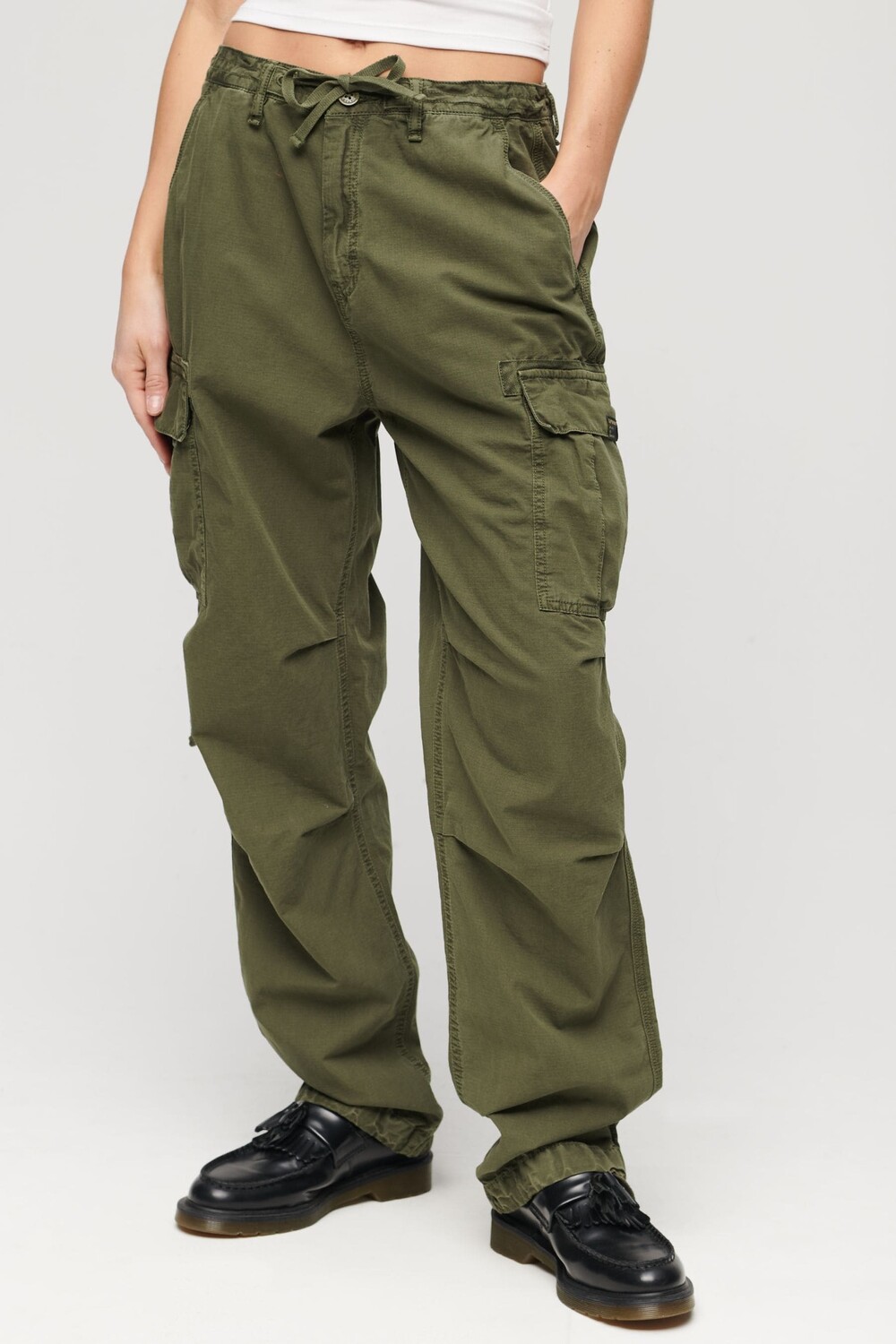 Брюки-Карго с заниженной талией и принтом Superdry, зеленый
Брюки-Карго с заниженной талией и принтом Superdry, зеленый