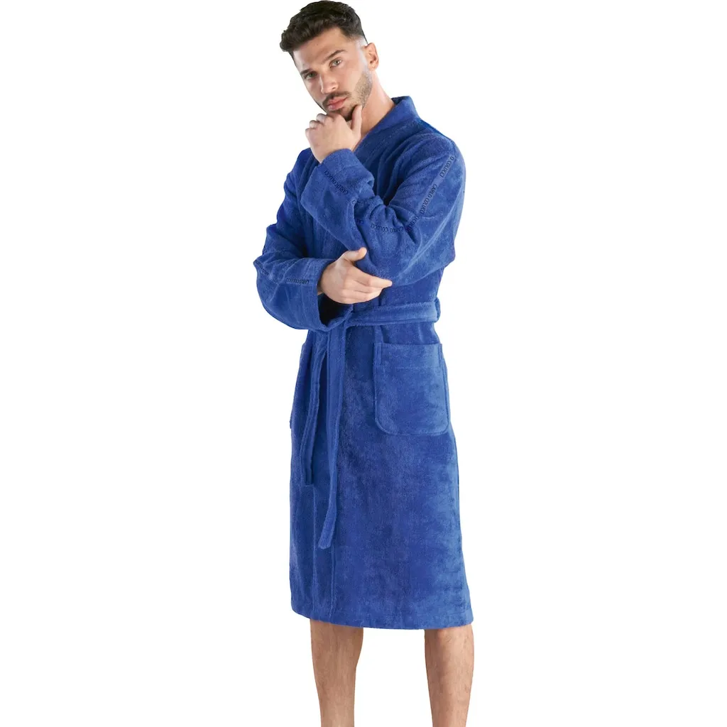 Мужской халат Vito, идеально подходит для сауны и СПА, гостиничный халат, утренний халат 1 шт., вышивка логотипа на груди и логотип на рукавах Carlo Colucci, Royalblau
Мужской халат Vito, идеально подходит для сауны и СПА, гостиничный халат, утренний халат 1 шт., вышивка логотипа на груди и логотип на рукавах Carlo Colucci, Royalblau