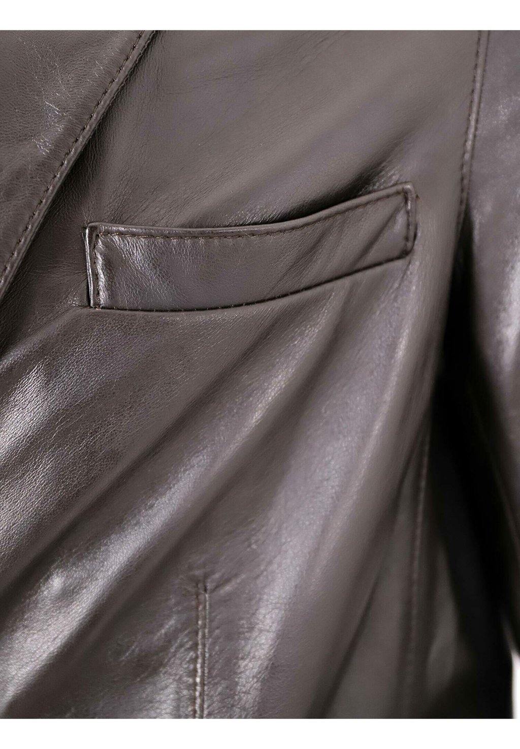 Кожаная куртка CLAUDIO Mark Maddox, темно-коричневый
Кожаная куртка CLAUDIO Mark Maddox, темно-коричневый