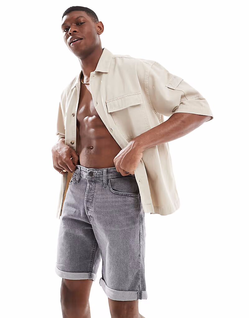 Джинсовые шорты Jack & Jones серого цвета
Джинсовые шорты Jack & Jones серого цвета