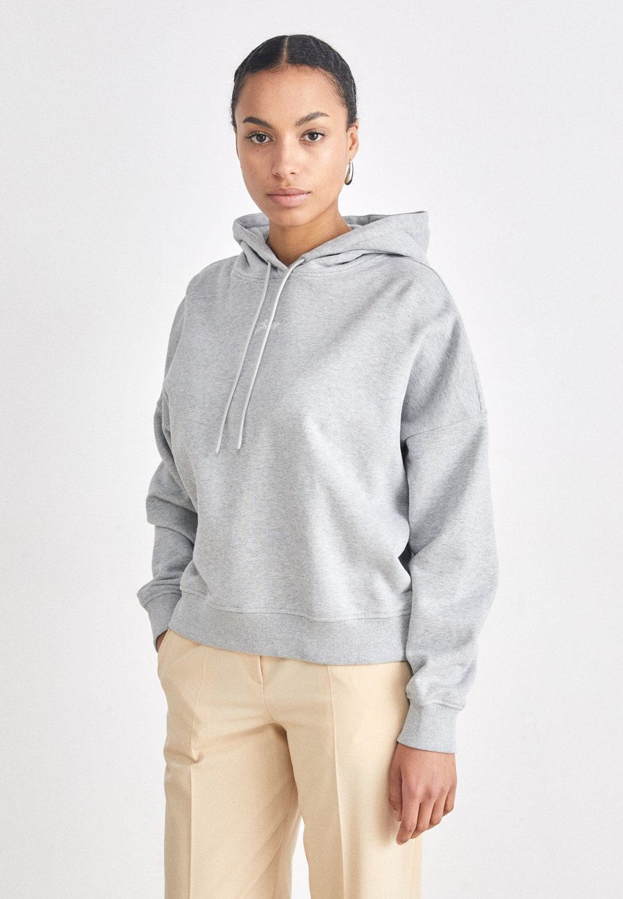 Толстовка BOSS Sweatshirt, Silver/Grey
Толстовка BOSS Sweatshirt, Silver/Grey