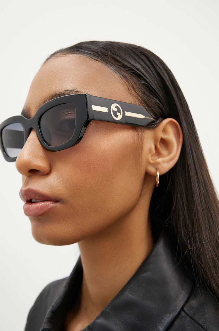 Солнцезащитные очки Gucci, черный
Солнцезащитные очки Gucci, черный