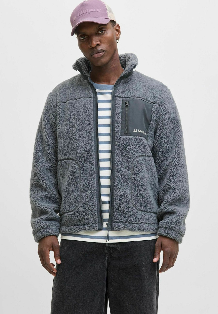 Флисовая куртка Jack & Jones JJESOHO JACKET , Stormy Weather/Grey
Флисовая куртка Jack & Jones JJESOHO JACKET , Stormy Weather/Grey