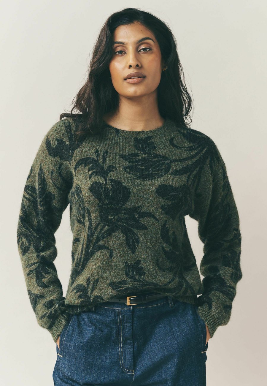 Джемпер Laura Ashley CREW NECK, Olive Green Lloyd Print/Green
Джемпер Laura Ashley CREW NECK, Olive Green Lloyd Print/Green