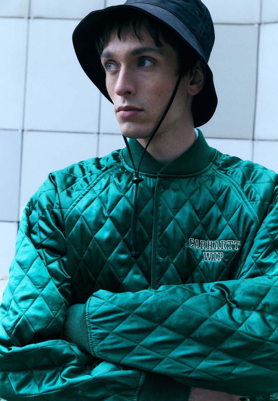 Куртка Carhartt WIP ALUMNI LINER, Dark Fir/Dark Green
Куртка Carhartt WIP ALUMNI LINER, Dark Fir/Dark Green