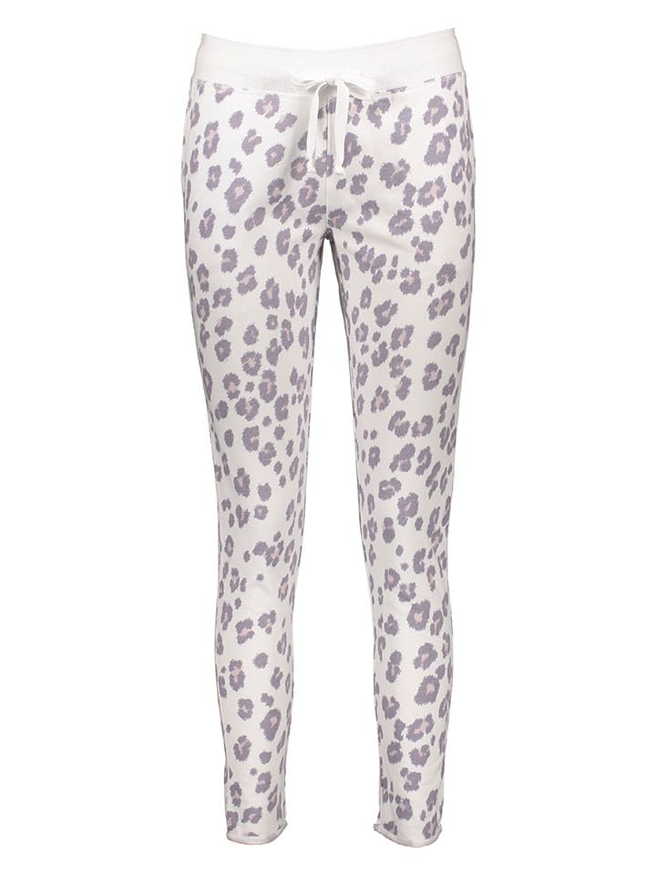 Juvia Пижамные штаны белого/сиреневого цвета
Juvia Пижамные штаны белого/сиреневого цвета