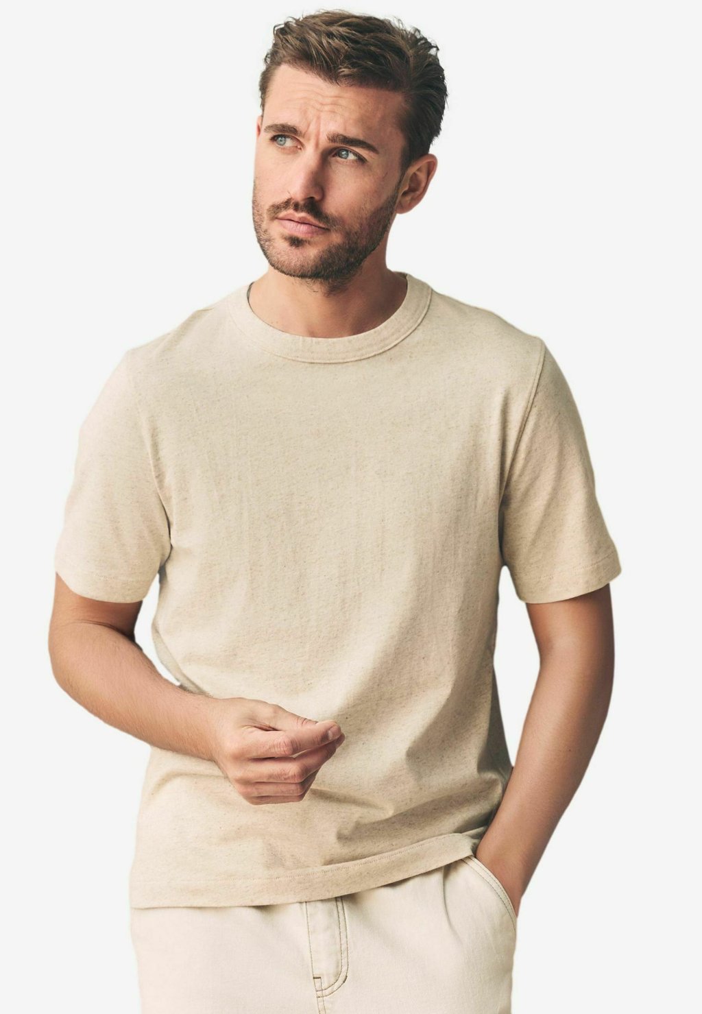 Базовая футболка REGULAR FIT-SIGNATURE HEAVYWEIGHT Next, бежевый
Базовая футболка REGULAR FIT-SIGNATURE HEAVYWEIGHT Next, бежевый
