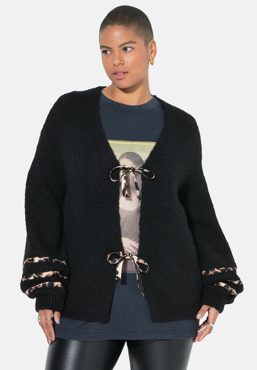 Кардиган Studio Untold SHAPE LEO SCHLEIFEN, Black
Кардиган Studio Untold SHAPE LEO SCHLEIFEN, Black