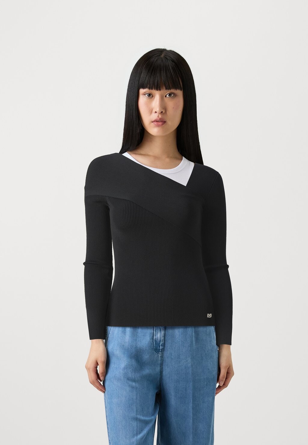 Свитер MONICA MARCIANO BY GUESS, черный
Свитер MONICA MARCIANO BY GUESS, черный