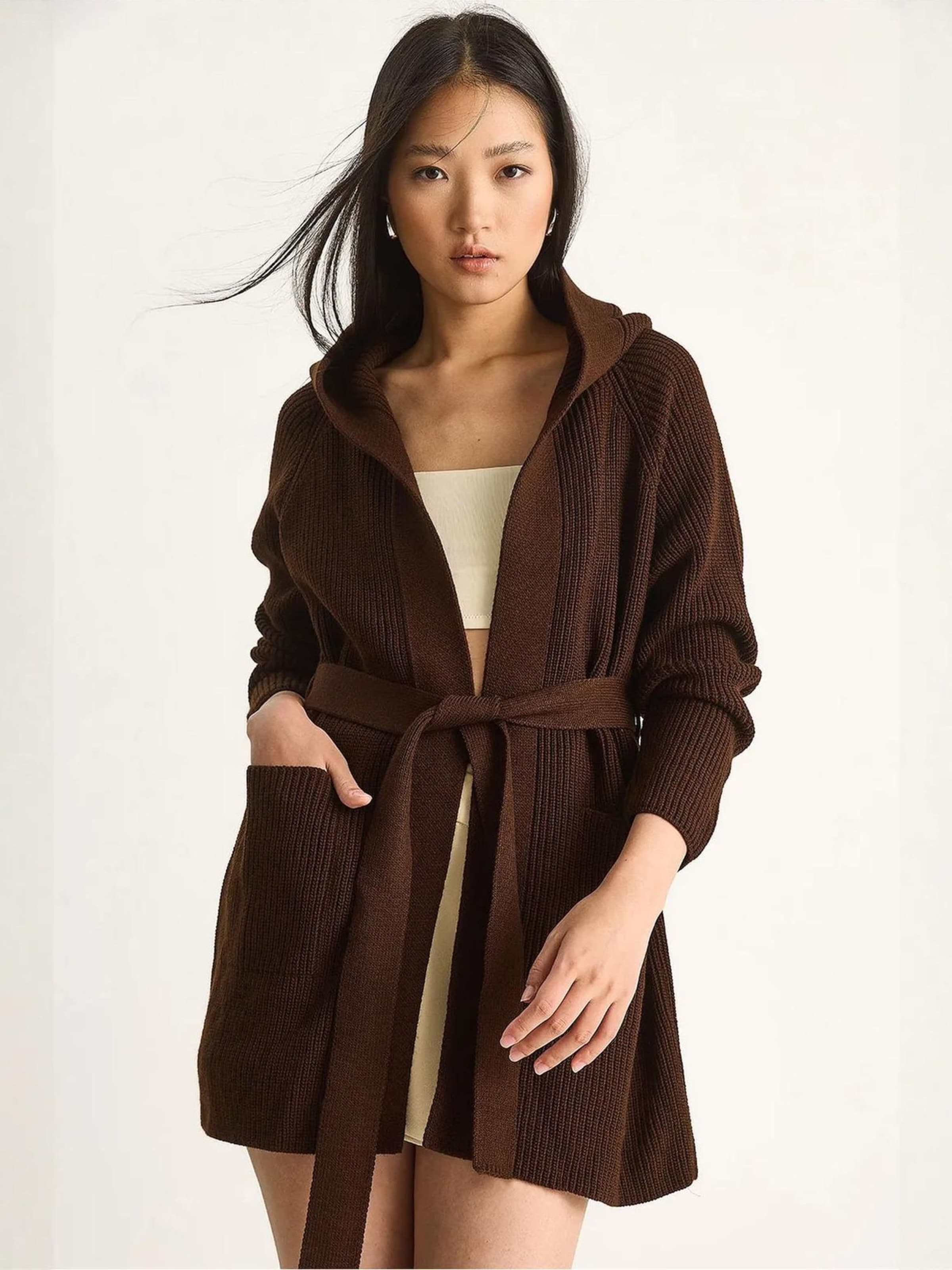 Bianco Lucci Кардиган вязаный в цвете шоколад
Bianco Lucci Кардиган вязаный в цвете шоколад