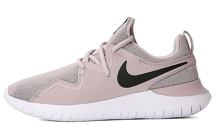 Женские беговые кроссовки Nike Tessen
Женские беговые кроссовки Nike Tessen