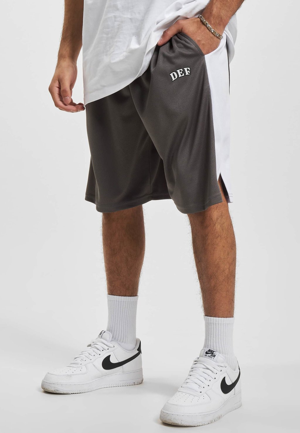 Шорты STRIPES DEF, антрацит
Шорты STRIPES DEF, антрацит