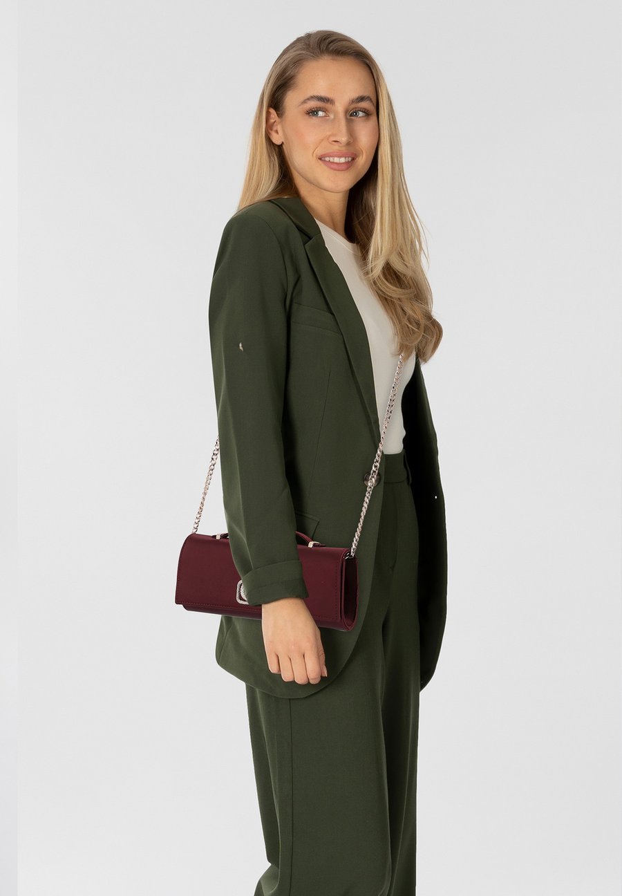 Клатч Guess ZALINA, Wine/Dark Red
Клатч Guess ZALINA, Wine/Dark Red