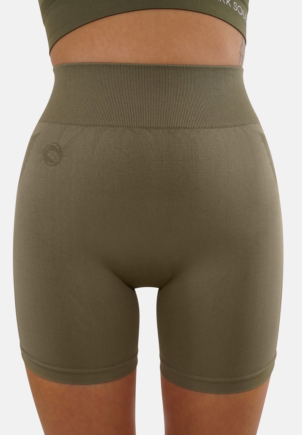 Шорты SEAMLESS Stark Soul, цвет olive
Шорты SEAMLESS Stark Soul, цвет olive