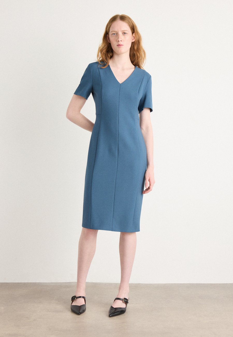 Платье BOSS DAMAISA, Open Blue/Blue
Платье BOSS DAMAISA, Open Blue/Blue