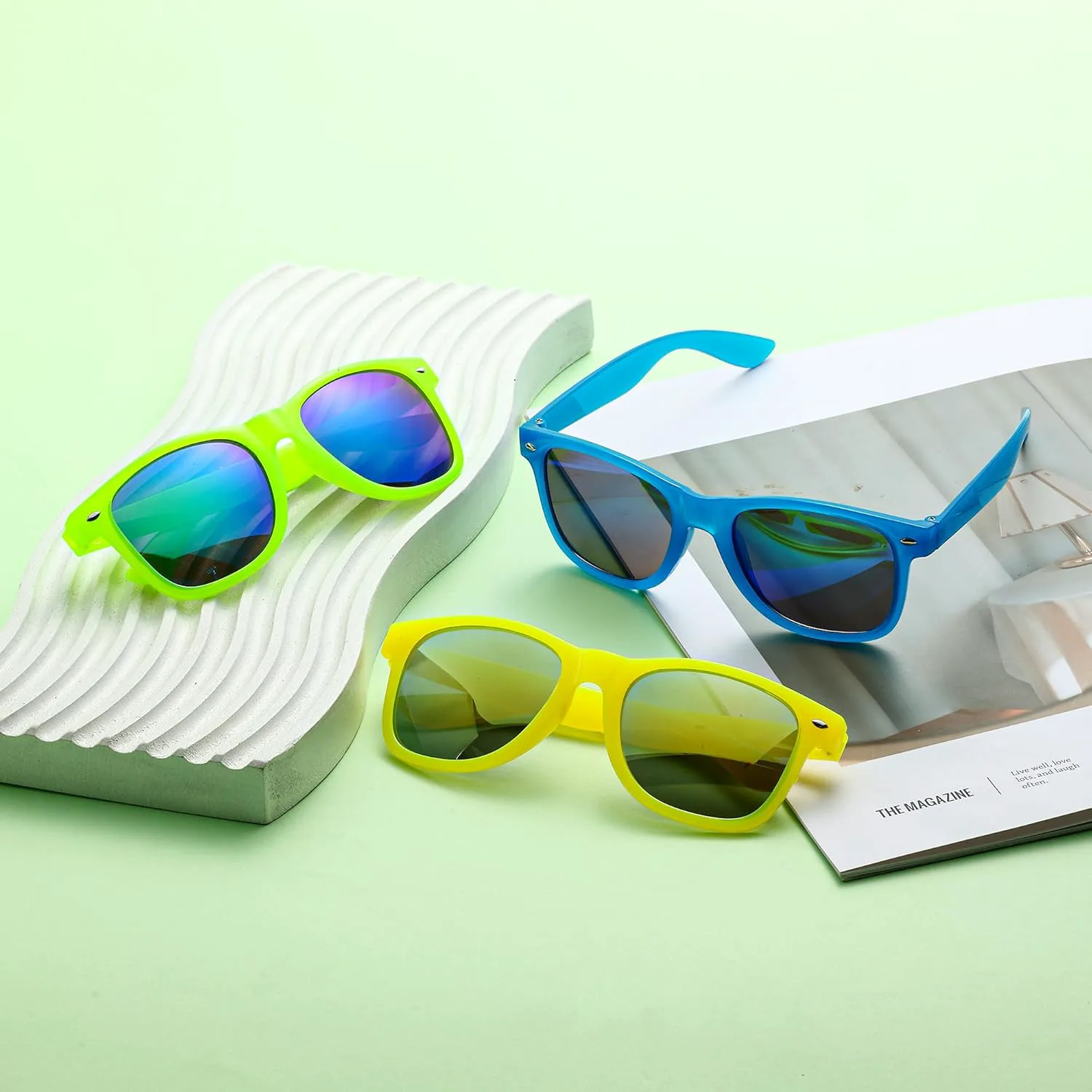 Eyegla Оптовая продажа солнцезащитных очков для взрослых, для вечеринок, в стиле 80-х, костюмированные очки, набор из 10 штук, Jelly Frame Colored Lens Sunglasses
Eyegla Оптовая продажа солнцезащитных очков для взрослых, для вечеринок, в стиле 80-х, костюмированные очки, набор из 10 штук, Jelly Frame Colored Lens Sunglasses