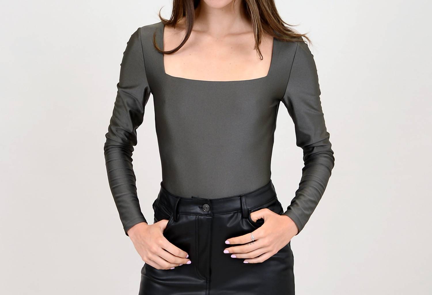 Боди с квадратным вырезом серого цвета Second Skin by RD Style
Боди с квадратным вырезом серого цвета Second Skin by RD Style