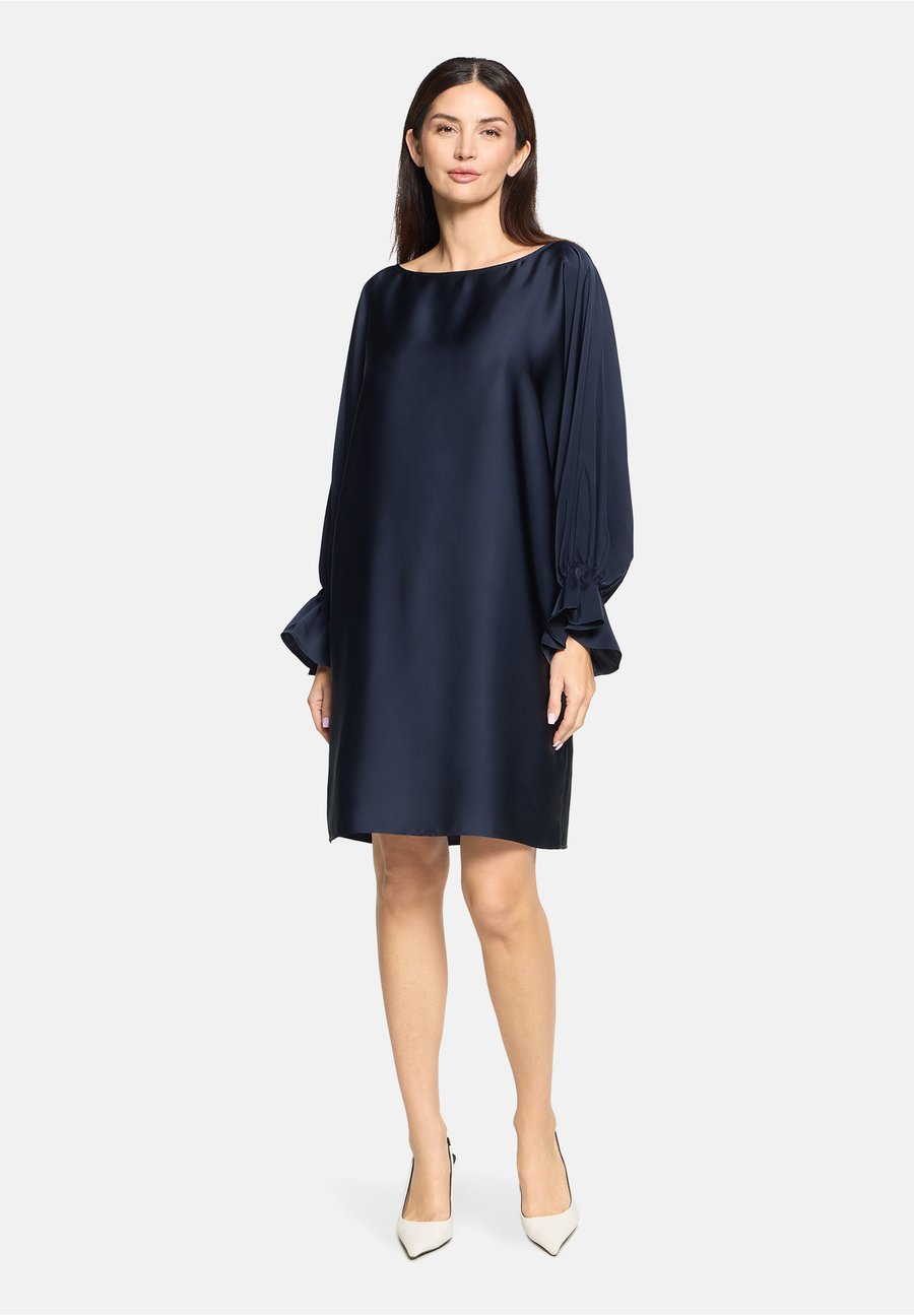 Платье Betty Barclay Day dress, Night Sky/Blue
Платье Betty Barclay Day dress, Night Sky/Blue