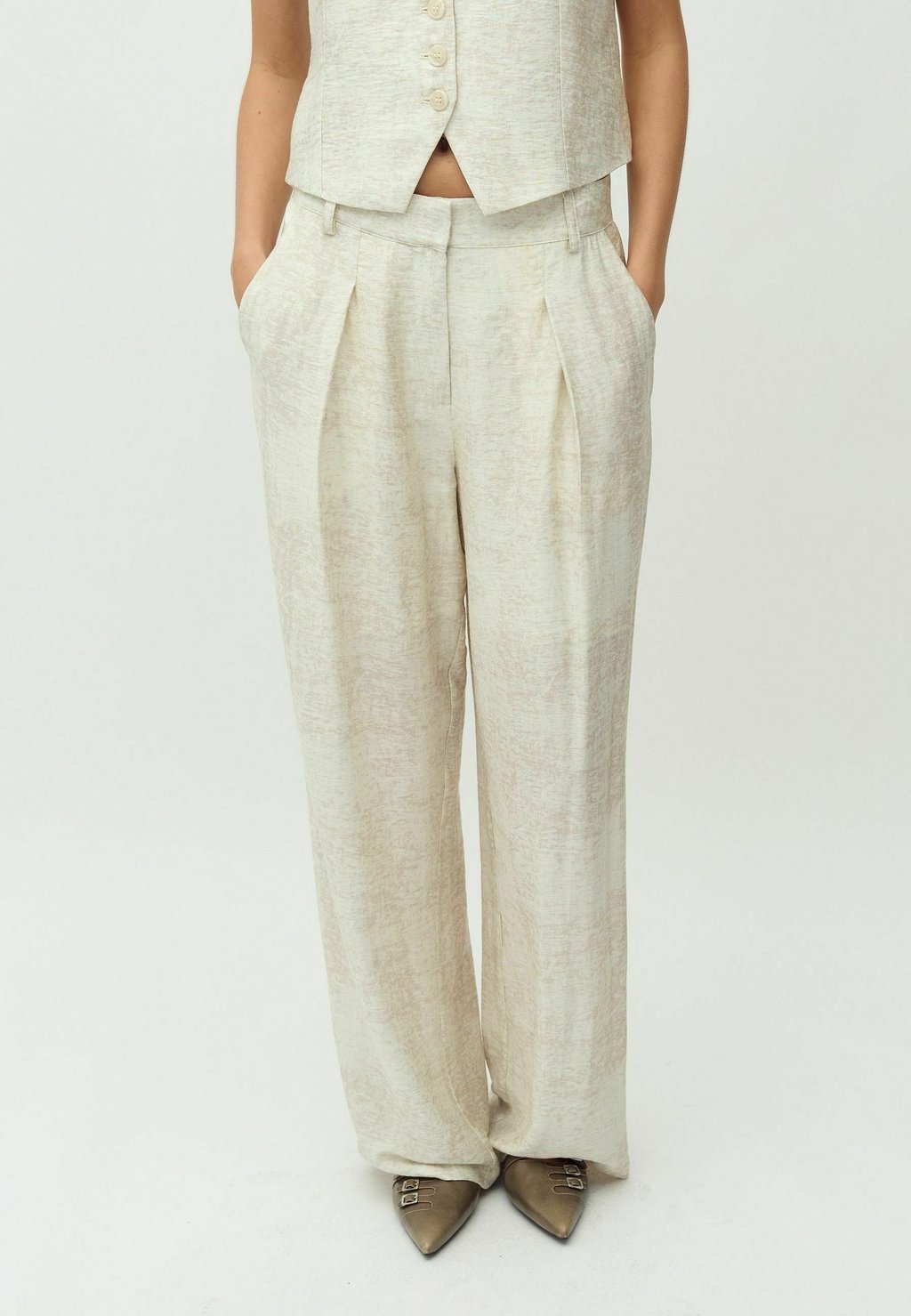 Брюки CRISTIANA LONG-M mbyM, бежевый
Брюки CRISTIANA LONG-M mbyM, бежевый