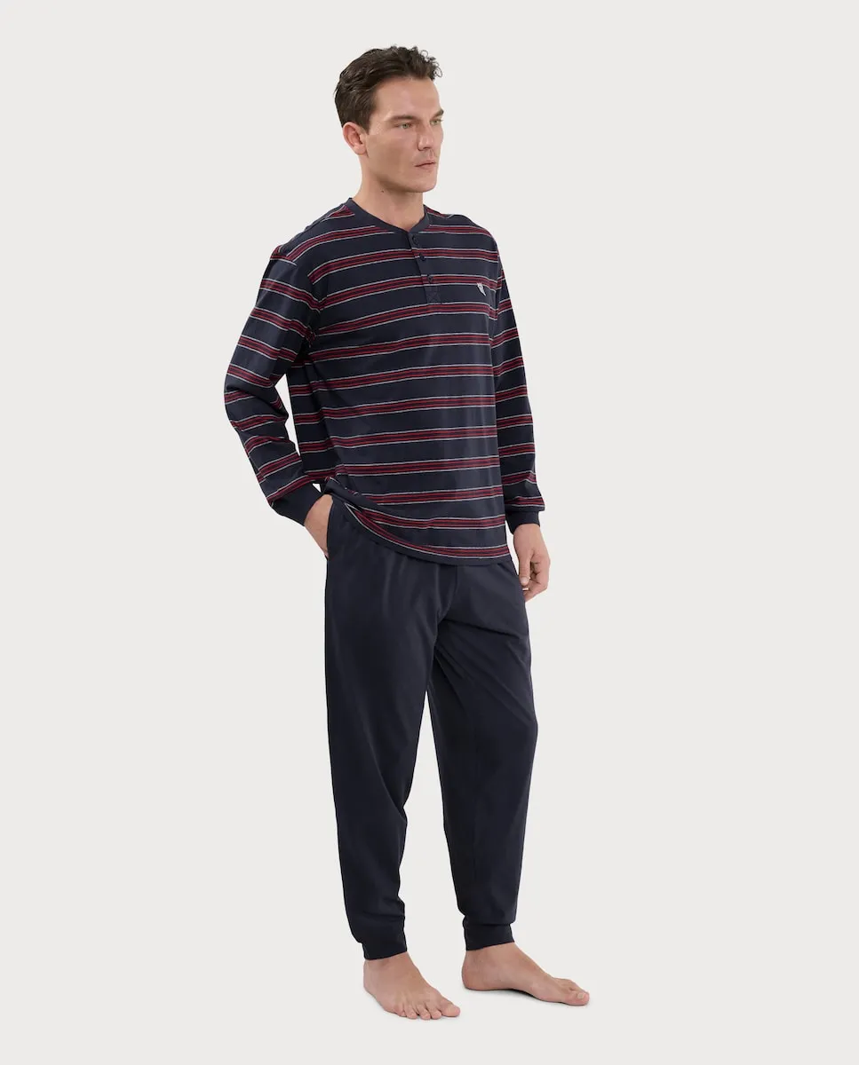 Длинная пижама из трикотажа с застежкой для мужчин El Búho Nocturno, темно-синий
Длинная пижама из трикотажа с застежкой для мужчин El Búho Nocturno, темно-синий