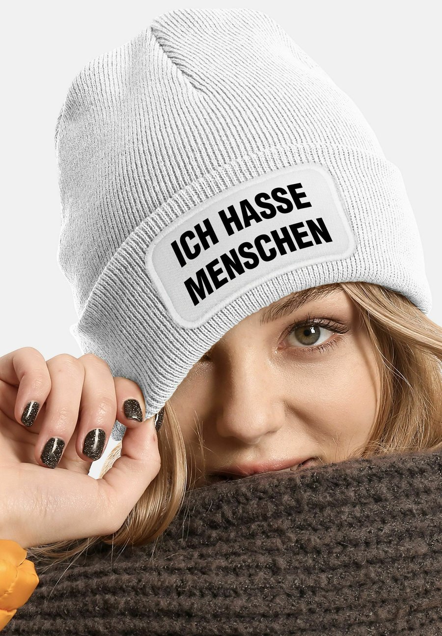 Шапка MoonWorks MIT PATCH SPRUCH ICH HASSE MENSCHEN, Weiß/White
Шапка MoonWorks MIT PATCH SPRUCH ICH HASSE MENSCHEN, Weiß/White