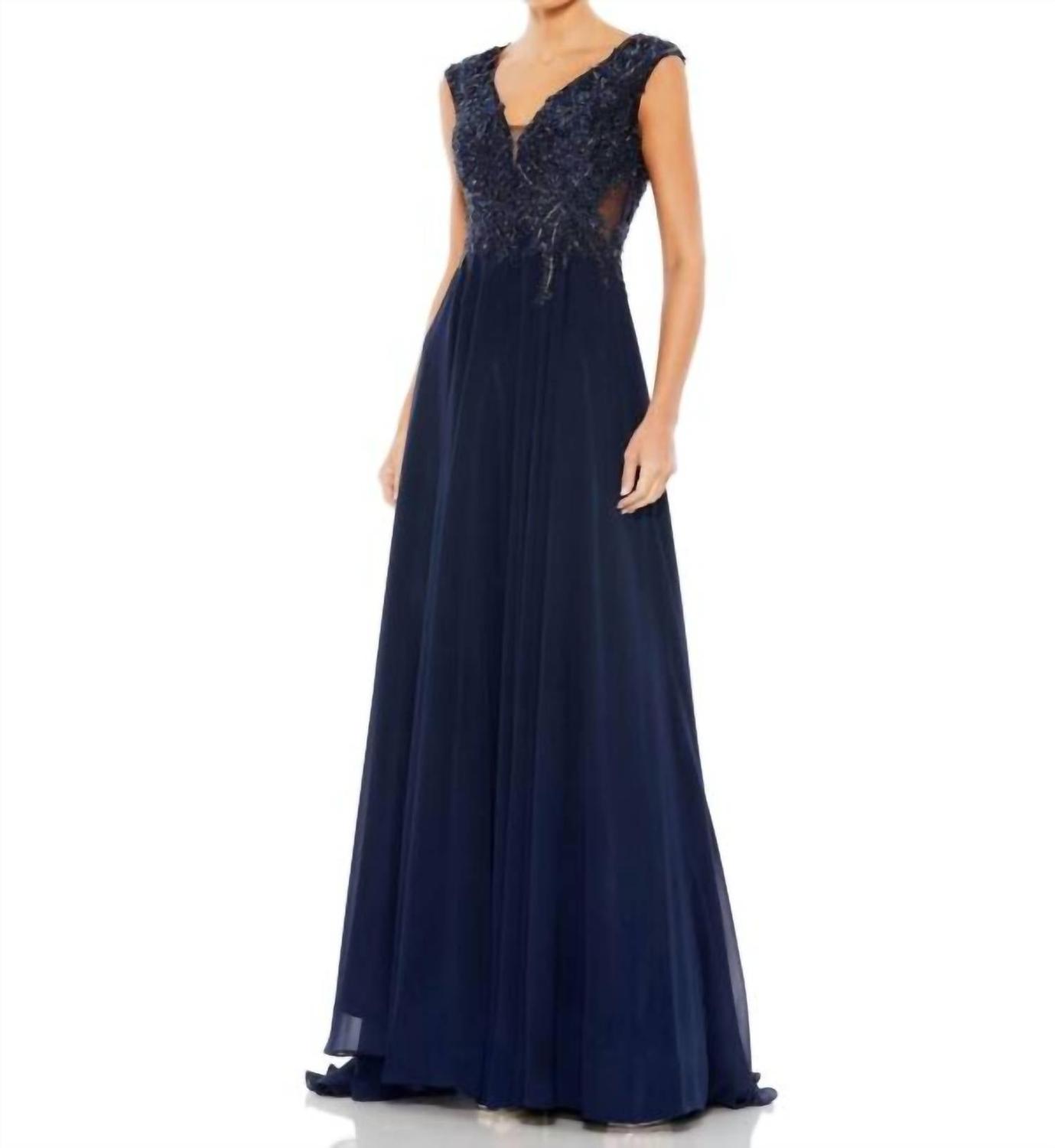 Украшенное платье с корсетом и короткими рукавами в темно-синем цвете Mac Duggal
Украшенное платье с корсетом и короткими рукавами в темно-синем цвете Mac Duggal