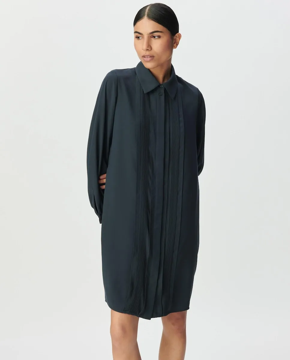 Платье-рубашка с двойным съемным воротником в виде украшения IKKS, темно-синий
Платье-рубашка с двойным съемным воротником в виде украшения IKKS, темно-синий