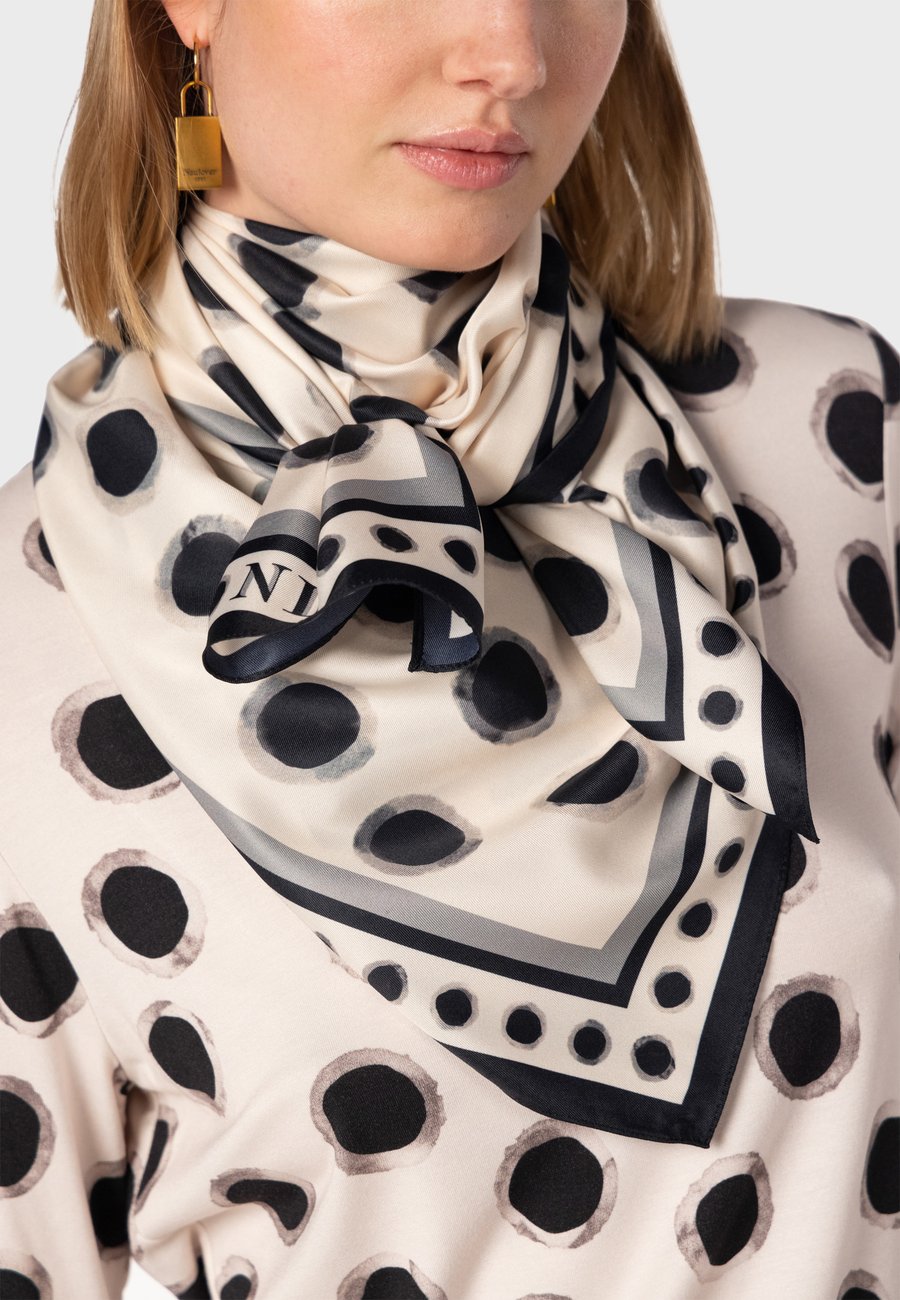 Шарф NAULOVER Foulard, Light Beige/Beige
Шарф NAULOVER Foulard, Light Beige/Beige