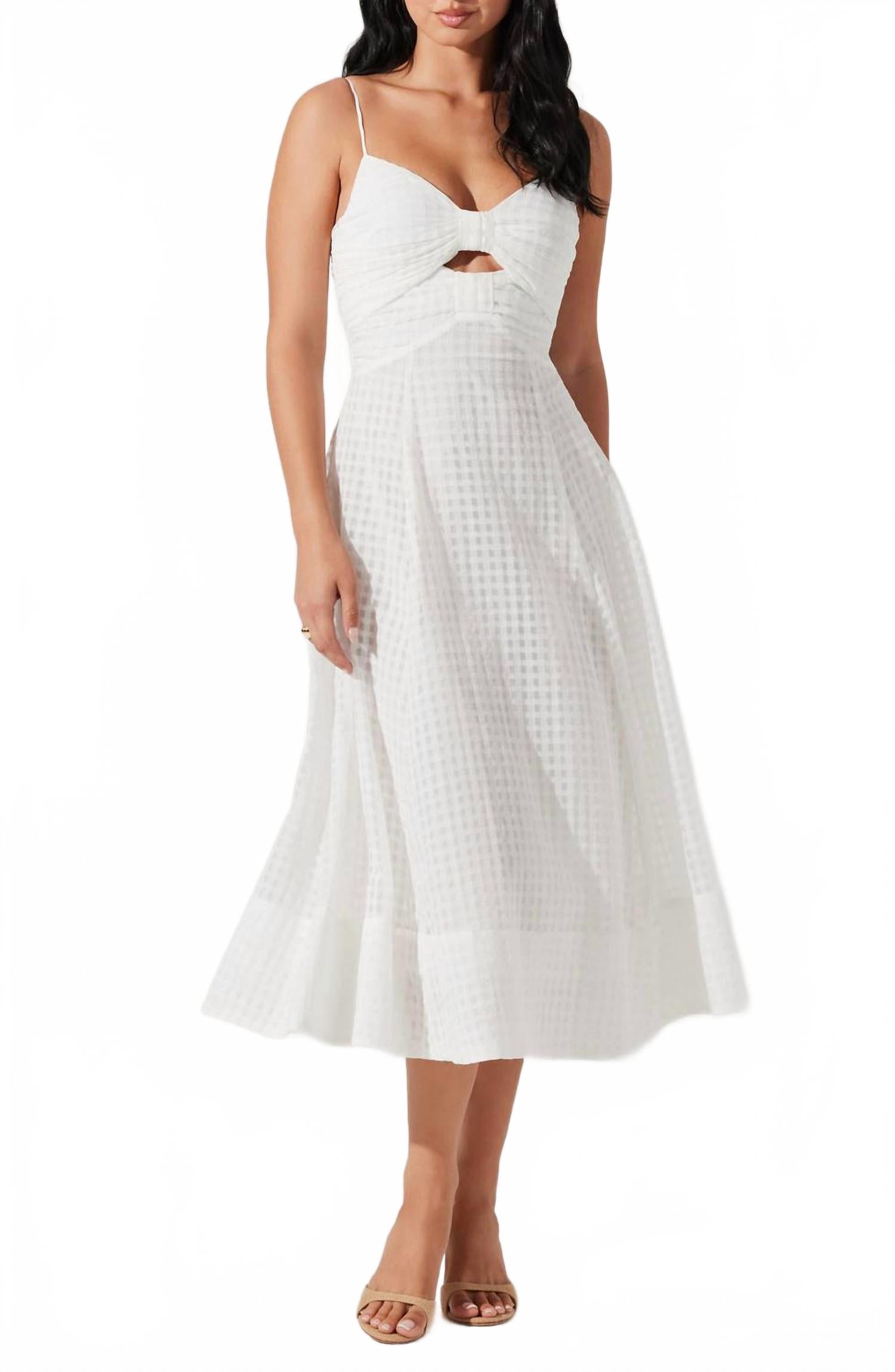 Платье Celina в белом цвете ASTR
Платье Celina в белом цвете ASTR