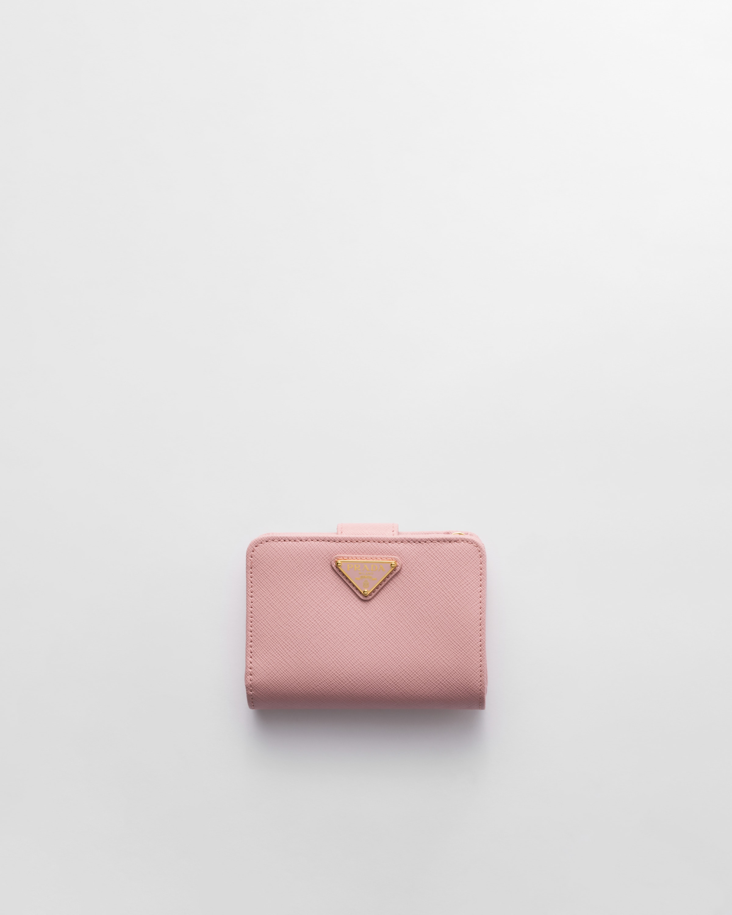 Маленький кошелек из сафьяновой кожи Prada, розовый
Маленький кошелек из сафьяновой кожи Prada, розовый