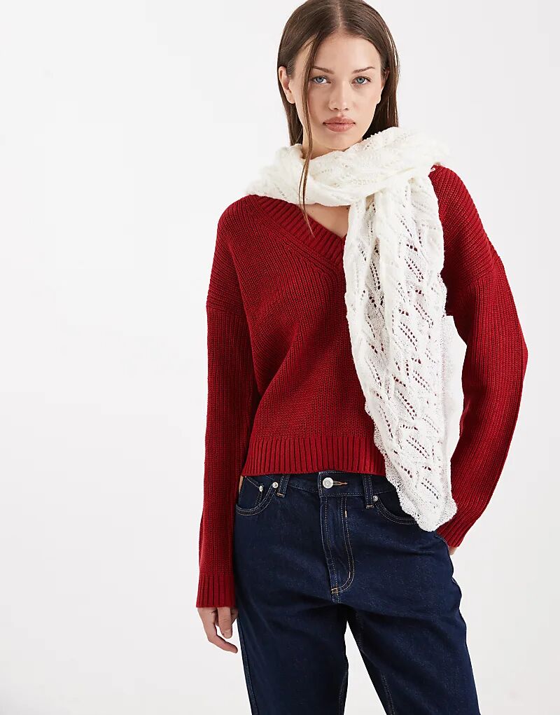 Большой треугольный шарф Miss Selfridge, связанный ажурной вязкой, кремового цвета
Большой треугольный шарф Miss Selfridge, связанный ажурной вязкой, кремового цвета