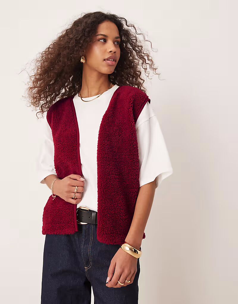 Жилет Borg с окантовкой красного цвета Asos Design
Жилет Borg с окантовкой красного цвета Asos Design