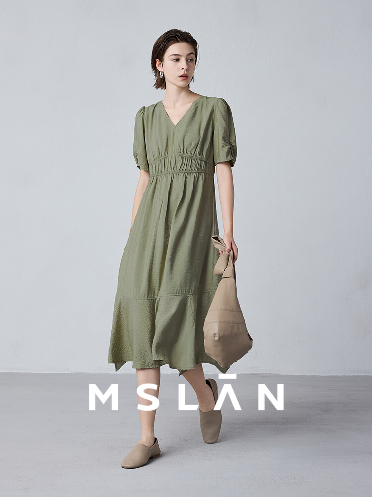 Платье MSlan 24 с треугольным вырезом и плиссированной талией, зеленый
Платье MSlan 24 с треугольным вырезом и плиссированной талией, зеленый