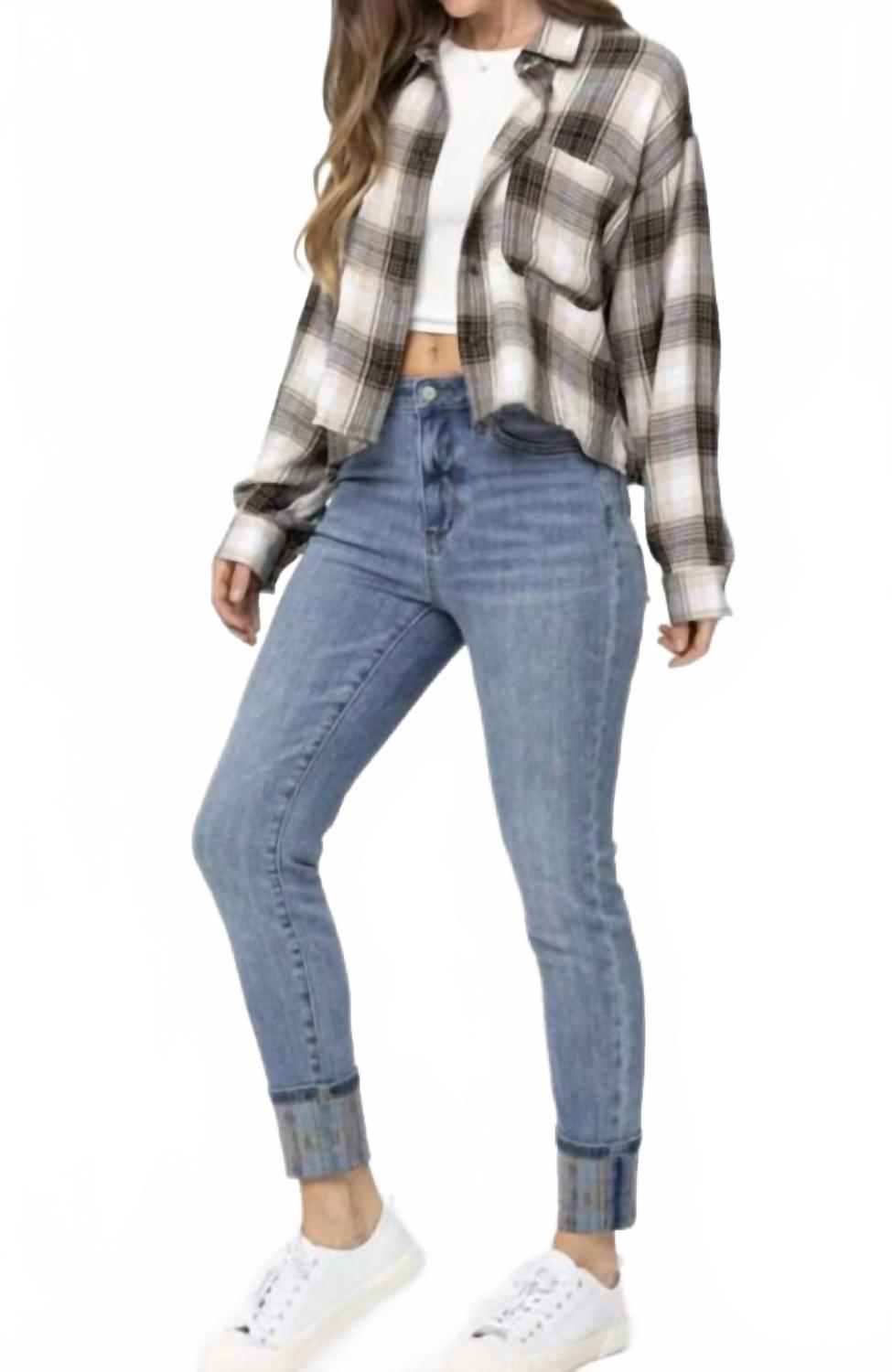 Женские джинсы Relax Southwestern с манжетами в синем цвете Judy Blue
Женские джинсы Relax Southwestern с манжетами в синем цвете Judy Blue