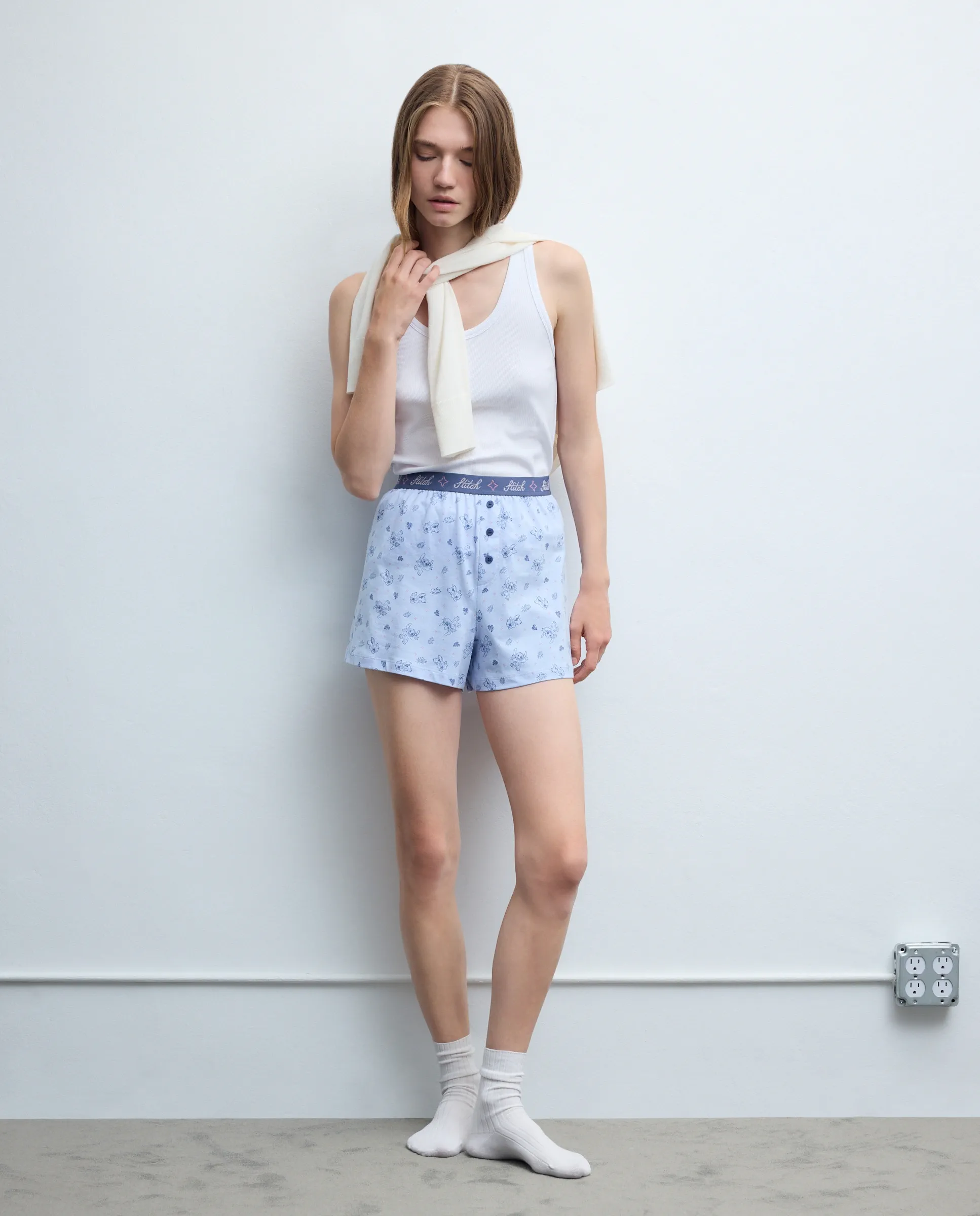 Женские пижамные штаны Стич с листьями Easy Wear, светло-голубой
Женские пижамные штаны Стич с листьями Easy Wear, светло-голубой