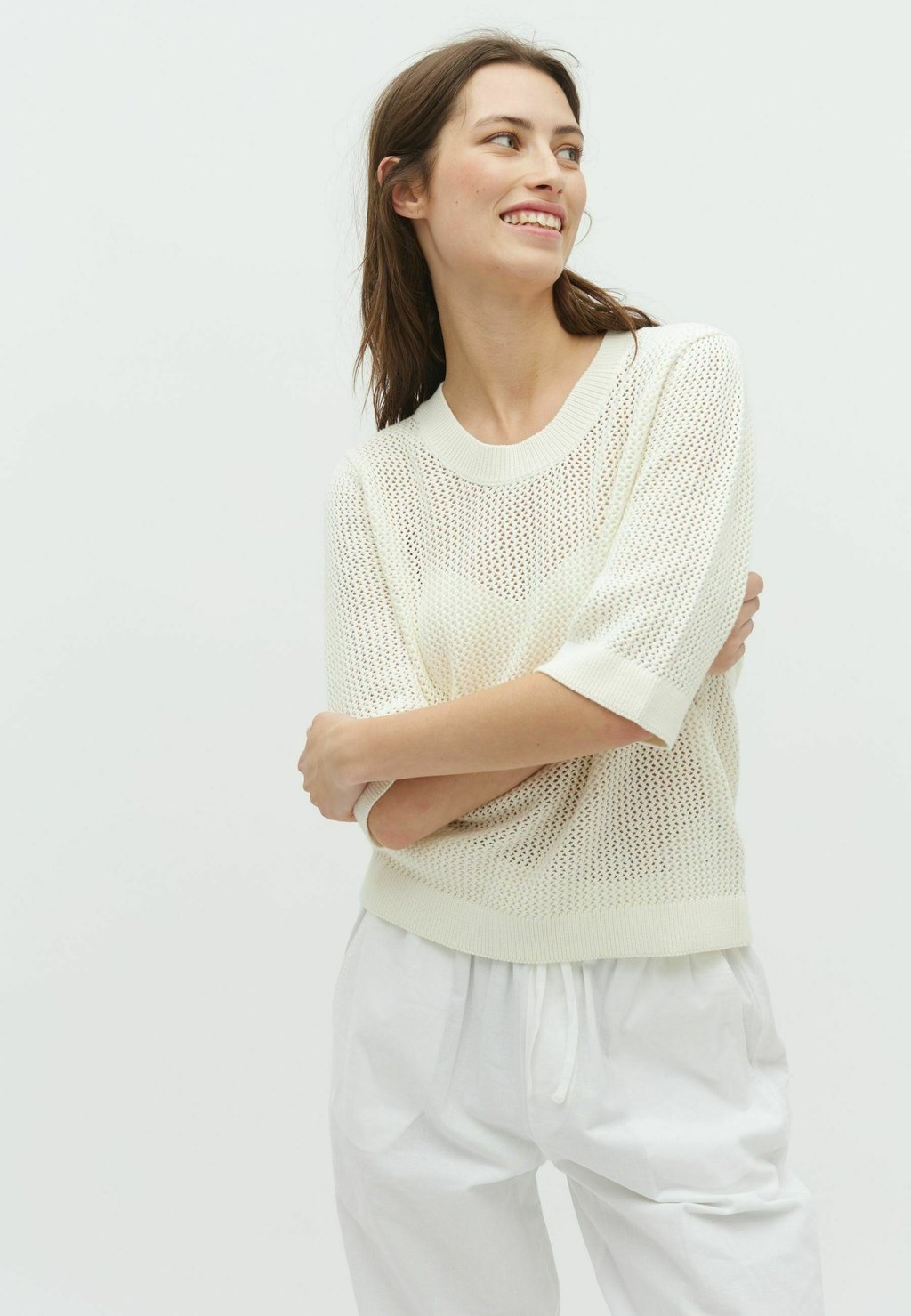 Базовая футболка NEALE-M mbyM, белый
Базовая футболка NEALE-M mbyM, белый