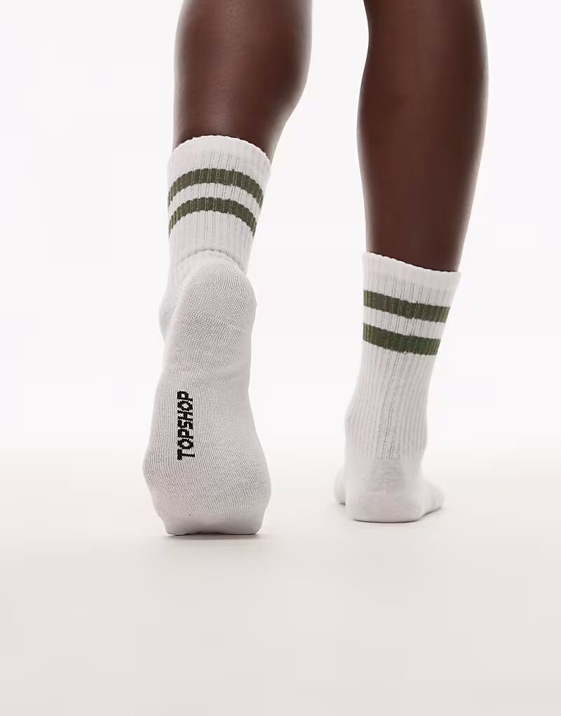 Спортивные носки Topshop в рубчик белого цвета с зеленой полоской
Спортивные носки Topshop в рубчик белого цвета с зеленой полоской